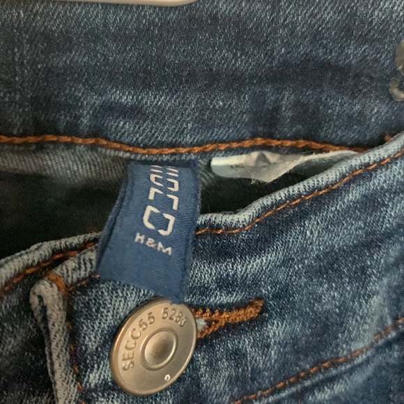 H&M skinny jeans, gently used. Size 33 - Picture 2 of 3